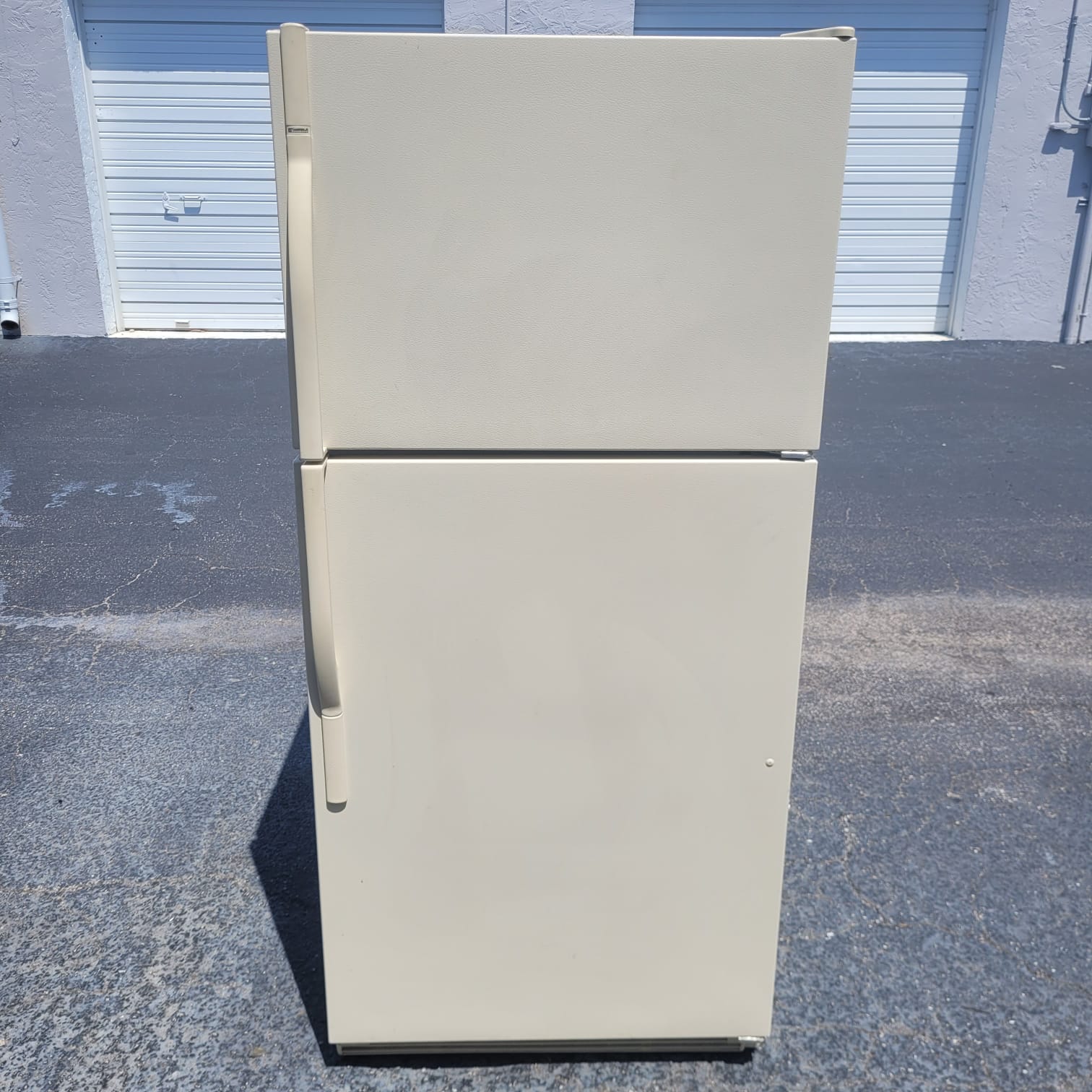Kenmore Top and Bottom Refrigerator Kenmore Top and Bottom Refrigerator